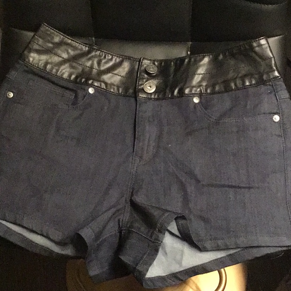 High waisted jean short